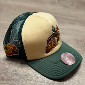 SOLD Vintage Seattle Mitchell & Ness Sonics NBA Retro Throwback Mesh SnapBack
